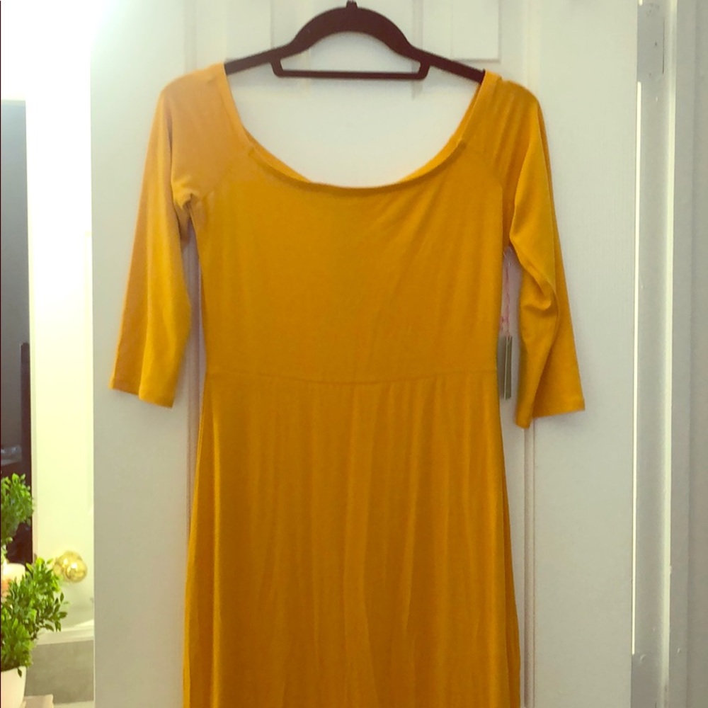 FOREVER 21 Off the Shoulder maxi dress